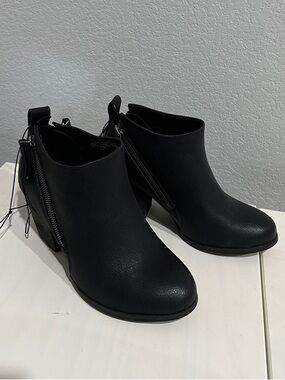 Torrid Side Zip Heel Bootie in Black